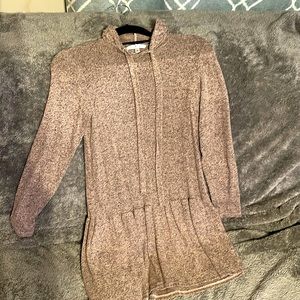 Sweater dress with hood in light pink/black